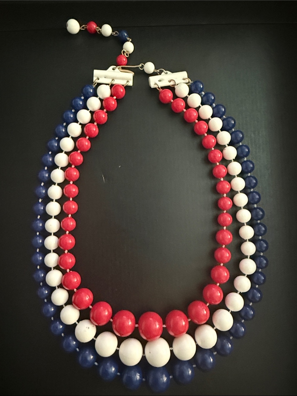 Buy 5 for 10$❗️Vintage Nautical Triple-Strand Beaded Choker